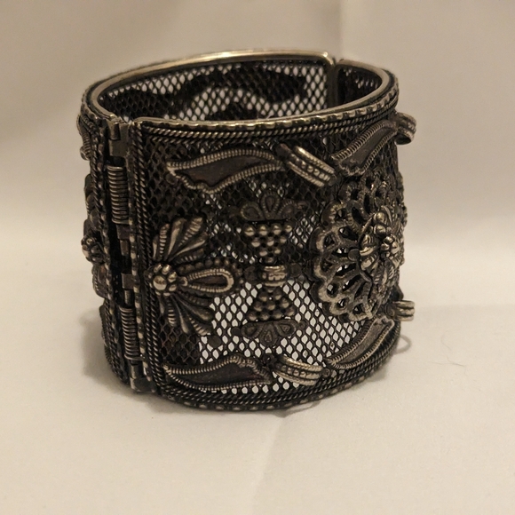 Incredible vintage wide cuff filigree bracelet - Picture 4 of 6
